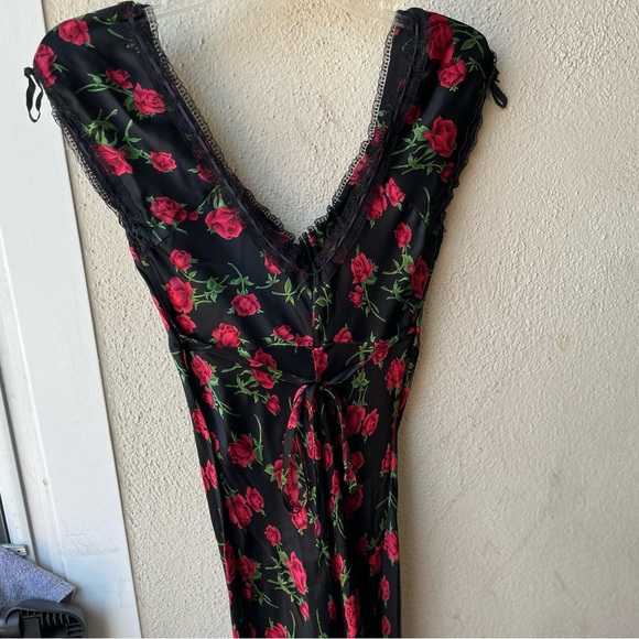 Betsey Johnson 100% silk red rose pattern Lace Trim dress - Picture 8 of 10